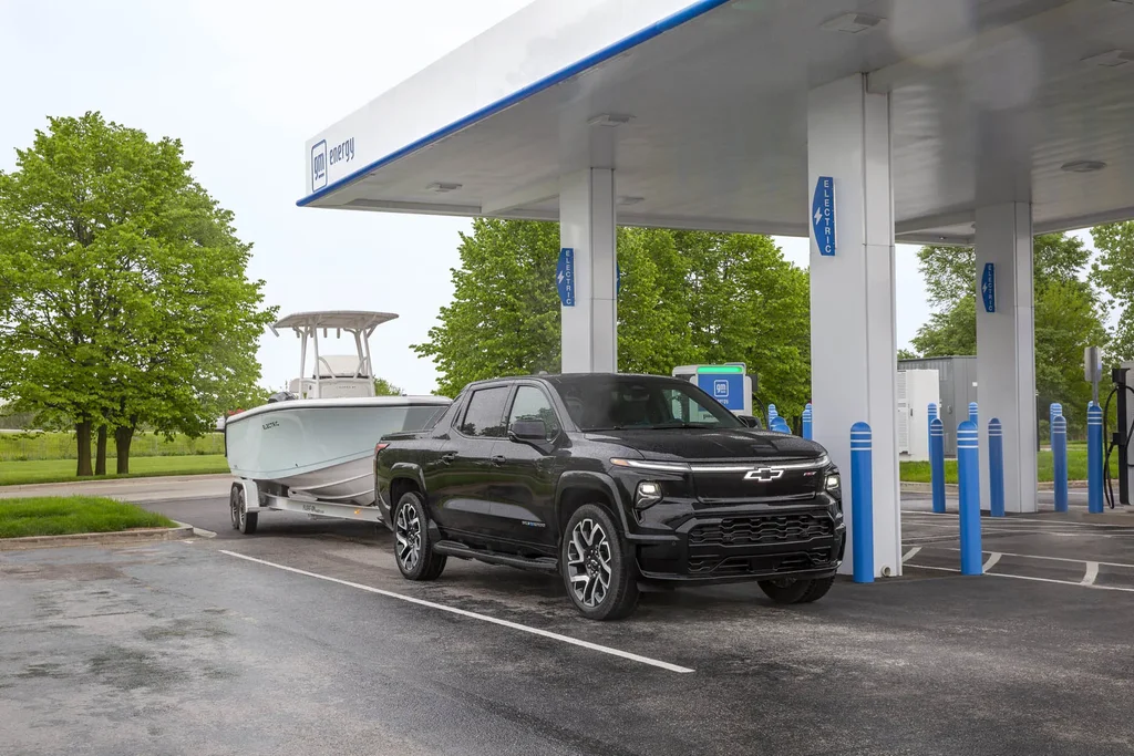 2024 Chevy Silverado EV RST İncelemesi