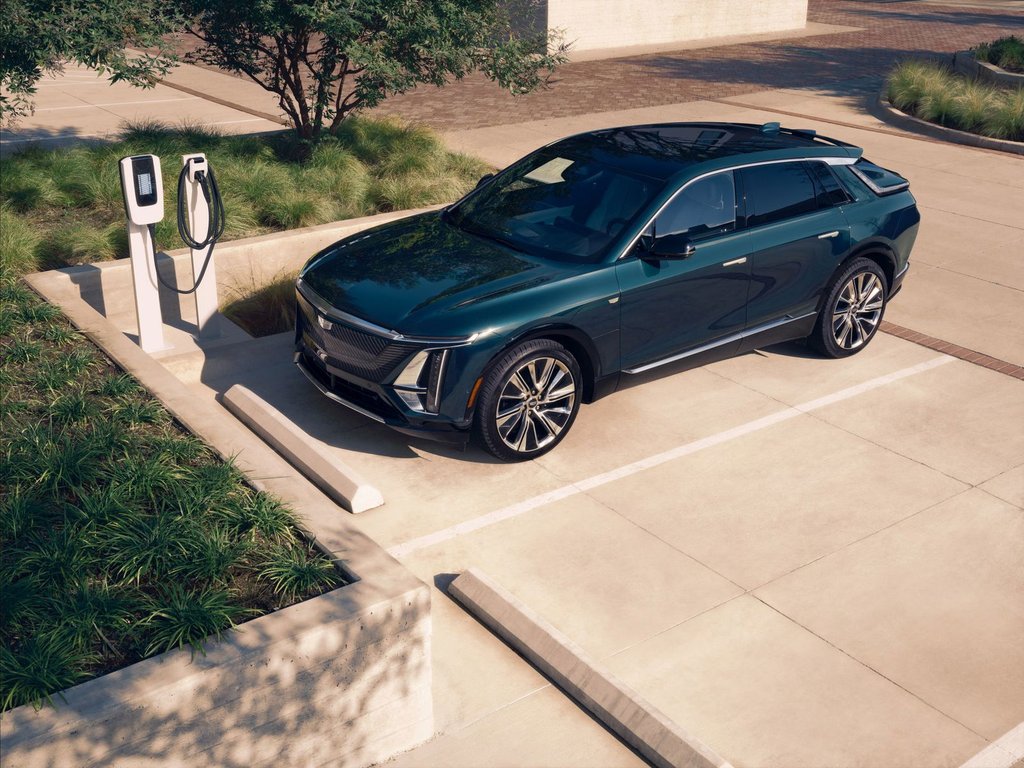 Cadillac Almanya'da Elektrikli Araçlarla Güçleniyor