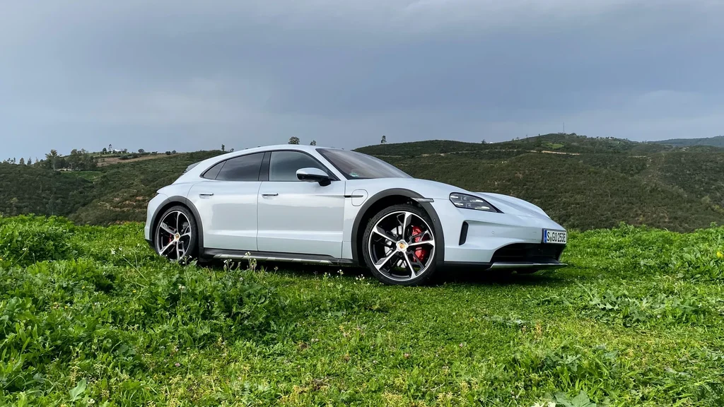 2025 Porsche Taycan: Yeniliklerle Dolu